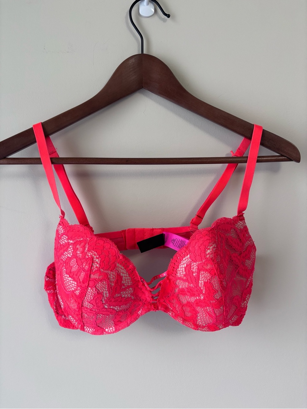La Vie En Rose Hot Pink Lace Push-Up Bra